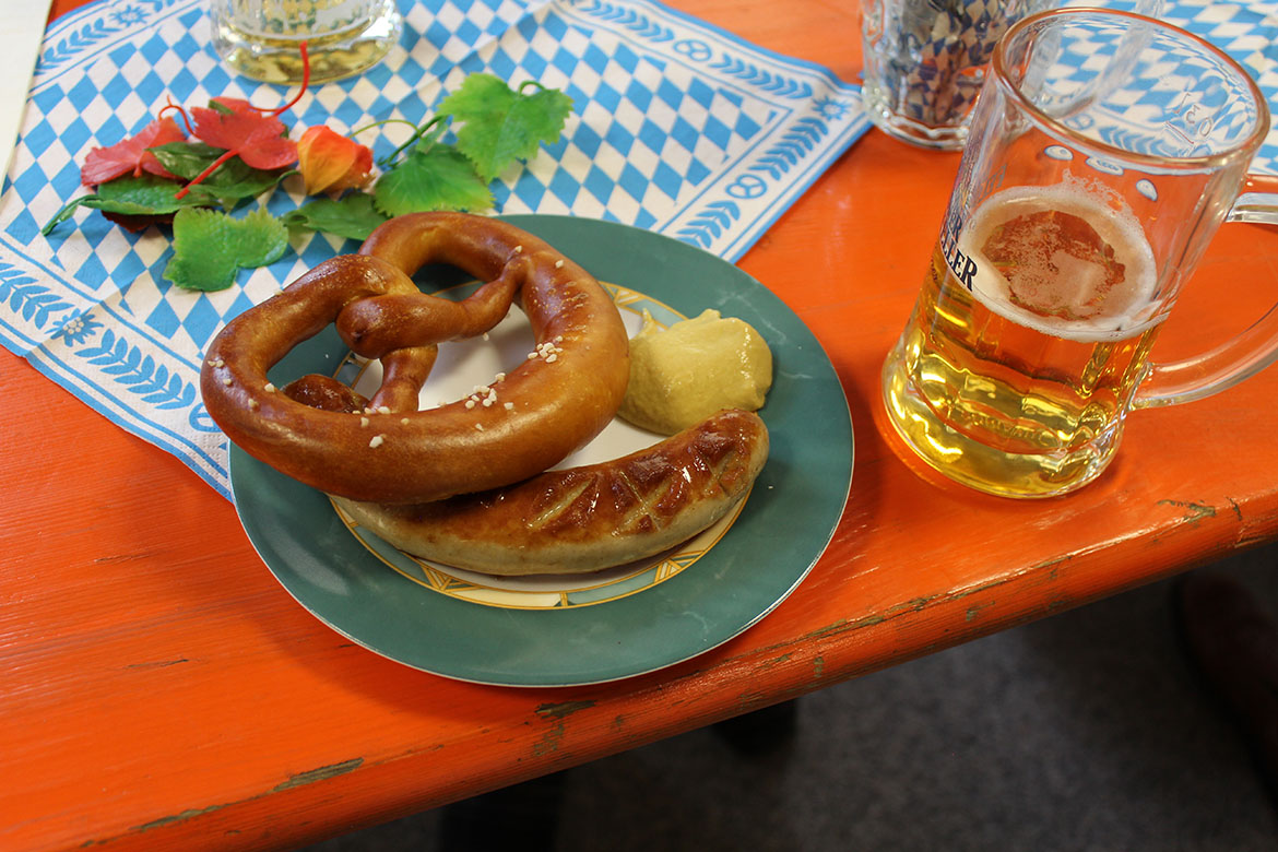 Unsere Bewohner feiern zünftig das Oktoberfest