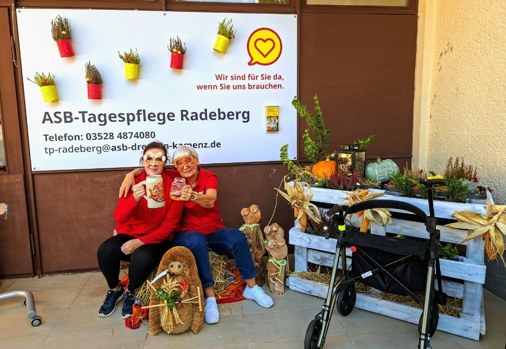 Oktoberfest vor der Tagespflege Radeberg: Gemeinsam feiern und Erinnerungen teilen
