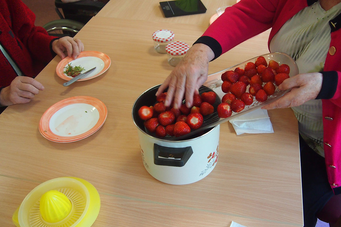 Erdbeermarmelade kochen_web©ASB Dresden und Kamenz.jpg