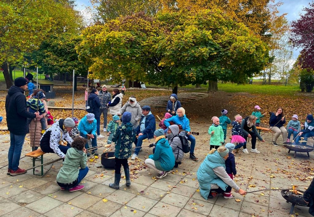News (2)_Kita Hutbergstrolche_Herbstfeuer.jpg
