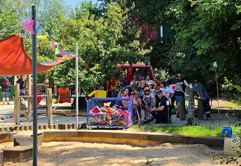 News (3)_Kita-Wiesenfrösche_Sommerfest.jpg