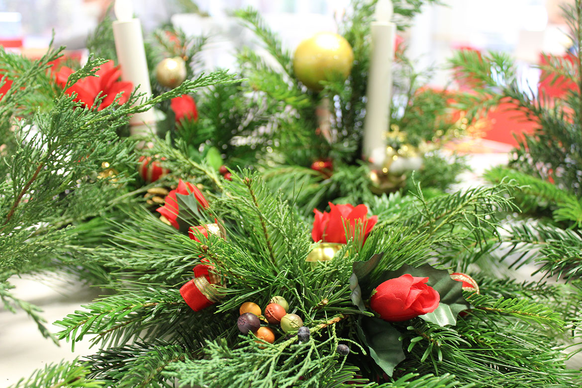 Bewohner gestalten Adventsschmuck