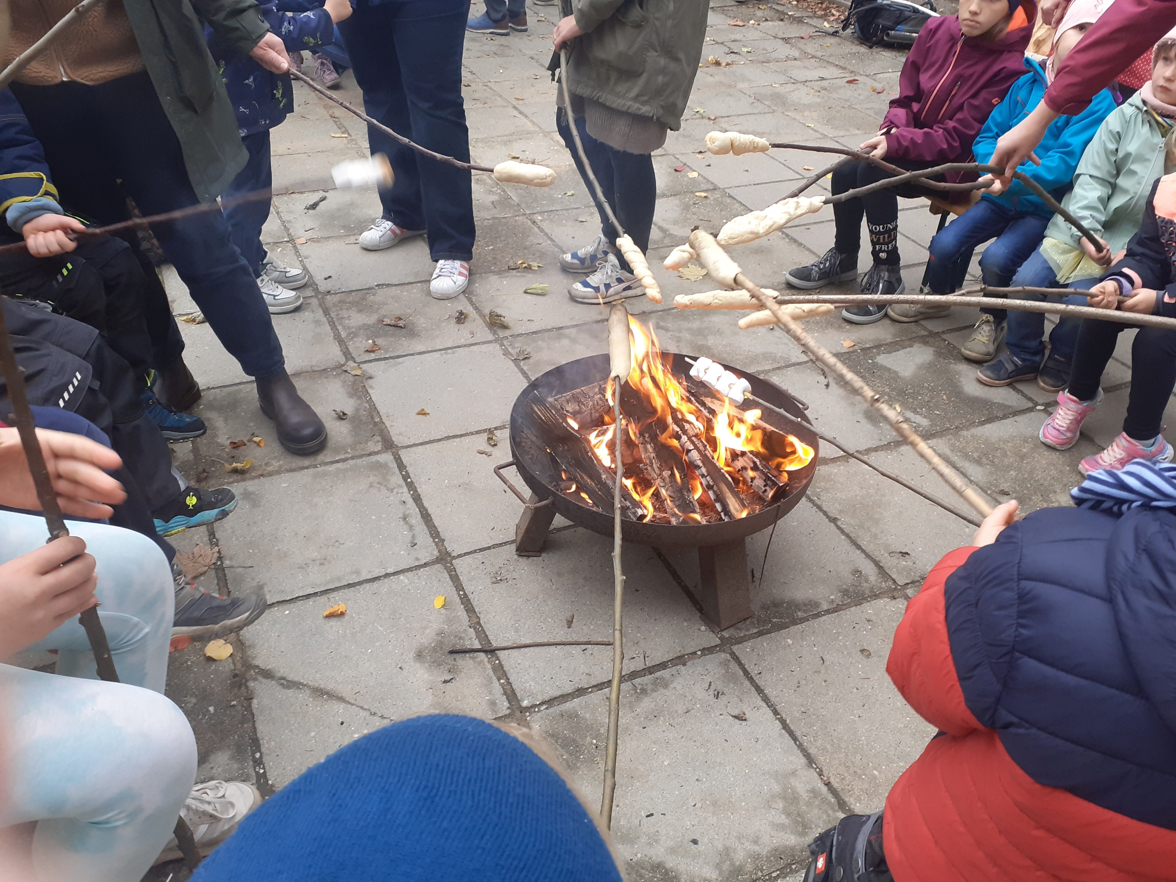 Lagerfeuerzeit bei den Hutbergstrolchen