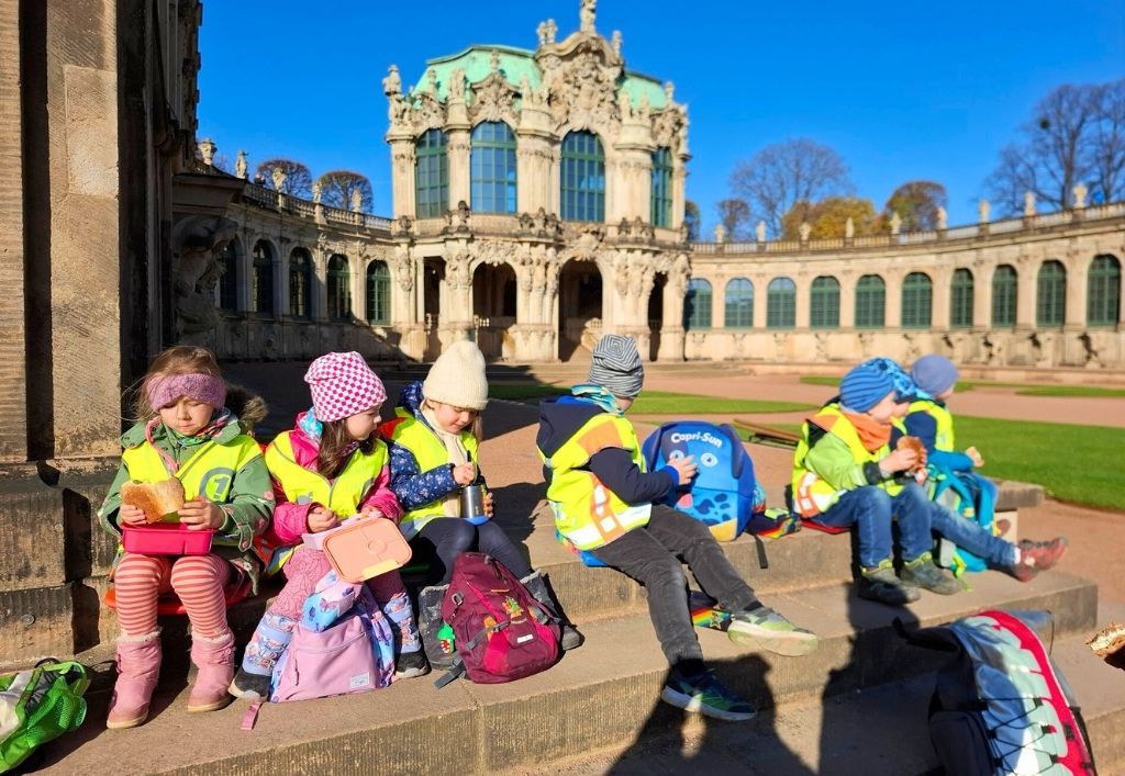 News (2)_Kita-Wiesenfrösche_Kleine Forscher.jpg