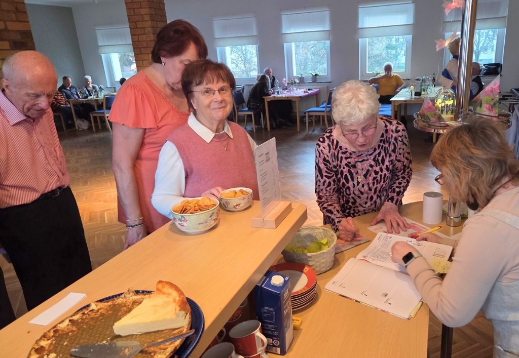 News (4)_BZ Haus der Generationen_Tanztee.jpg