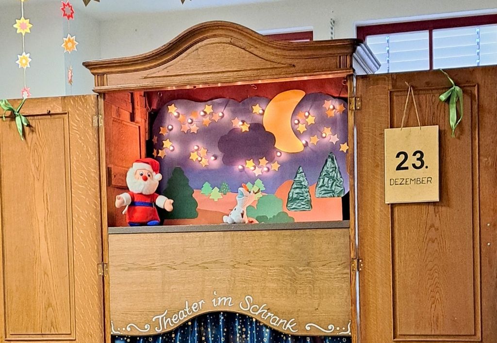 News (2)_Kita-Gönnsdorfer Spatzen_Weihnachtsfeier.jpg