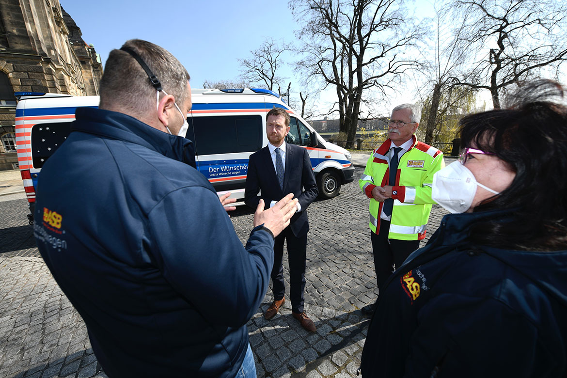 Wunscherfüller im Gespräch mit MP Kretschmer und Dr Czech BildCredit ASB Sachsen_FrankGraetz_web.jpg