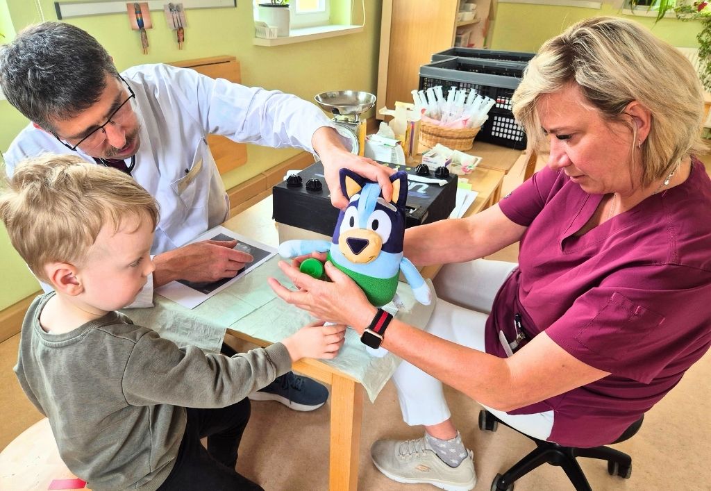 Wenn Teddys zum Arzt müssen: Teddysprechstunde bei den "Elblandzwergen"