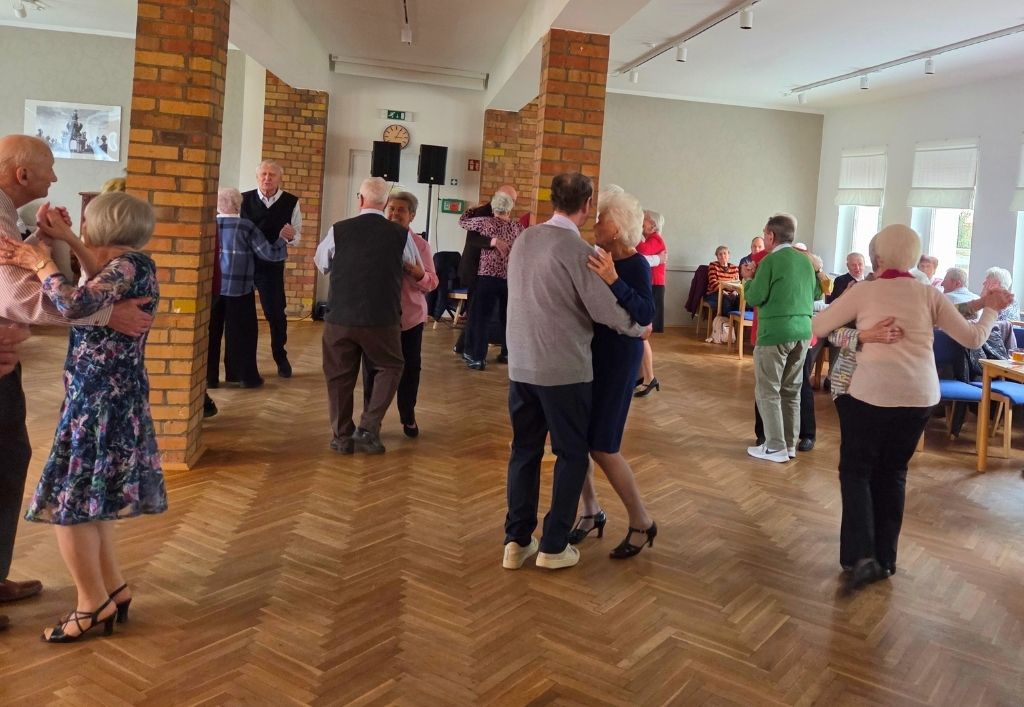 News_BZ Haus der Generationen_Tanztee.jpg