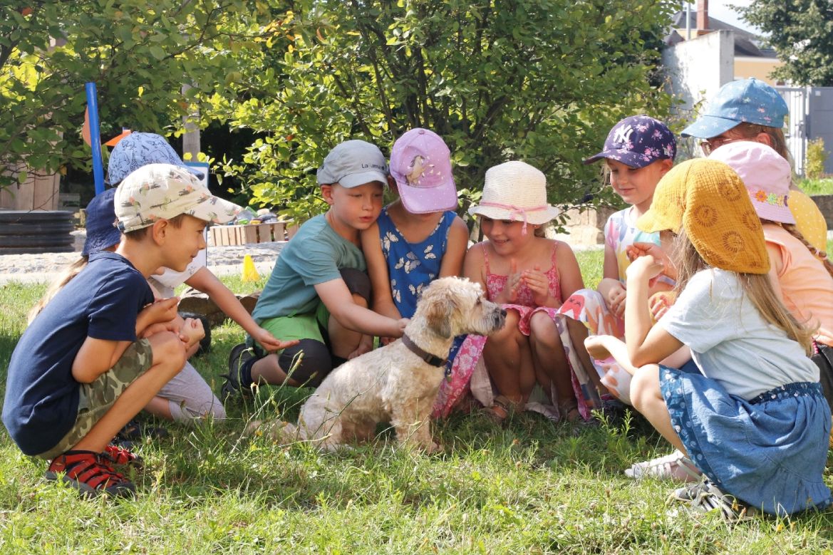 k-ASB Kita Am Lehmberg Filou und Kindergruppe 150823.jpg